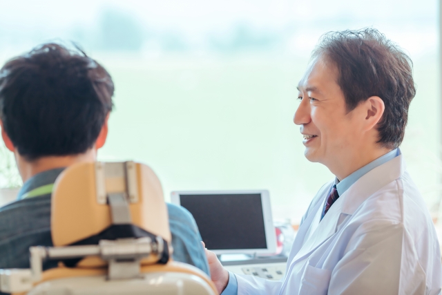 歯科医師と患者